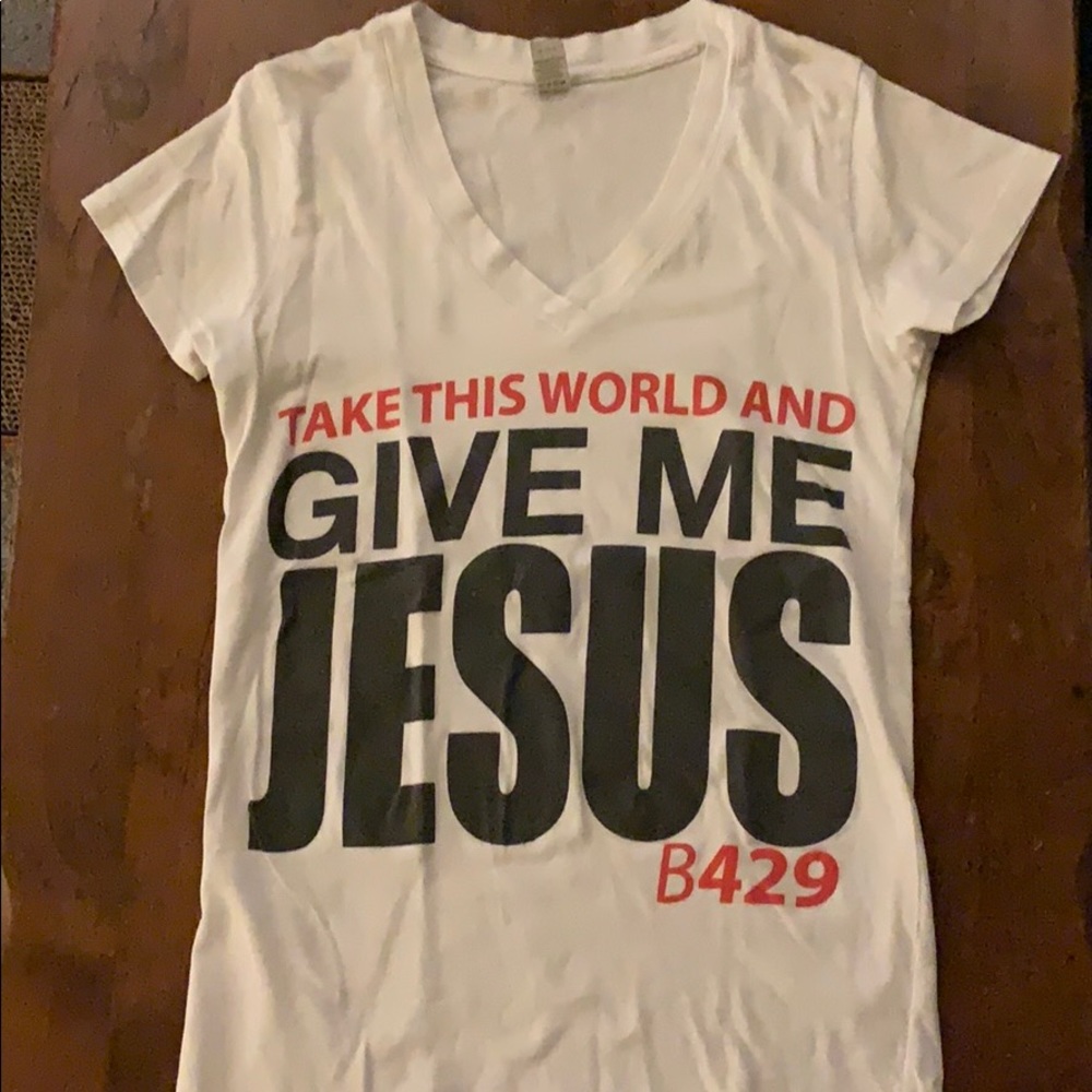 Building 429 V-Neck tee size Small